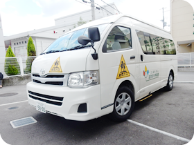 送迎バスの写真。